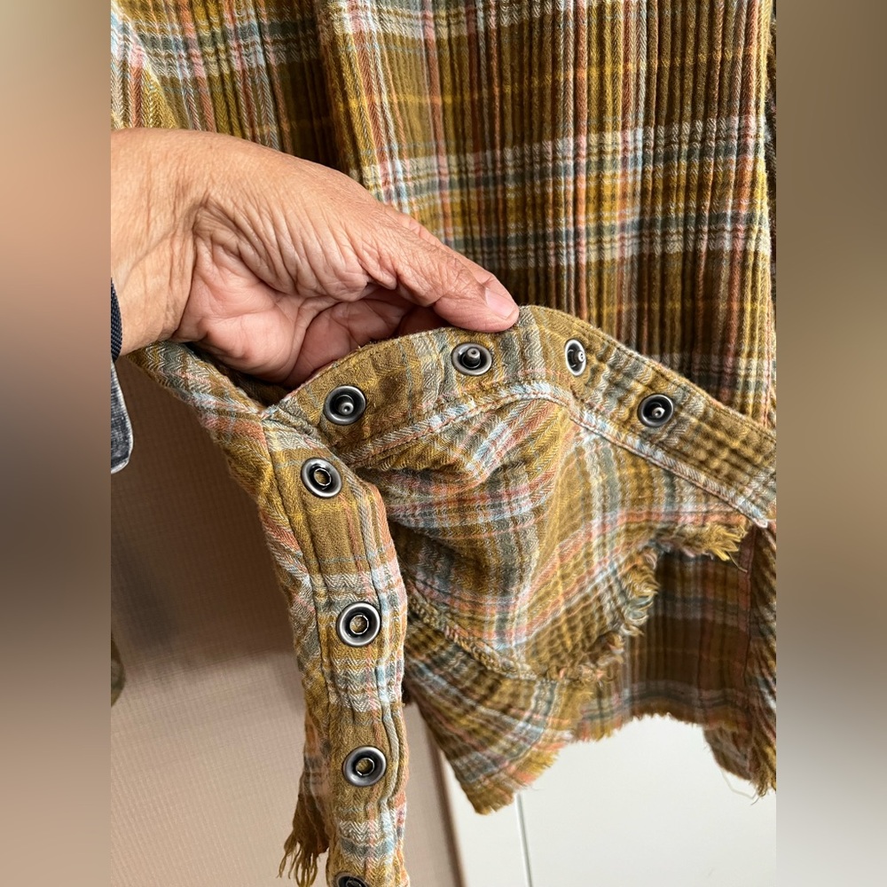 Free People Juniper Ridge Plaid Raw Hem Distressed Boho Grunge Shirt S - Picture 6 of 7